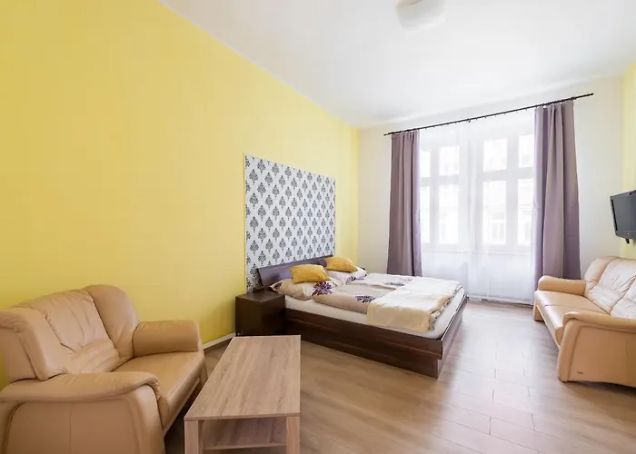 Spacious Apartment Decin