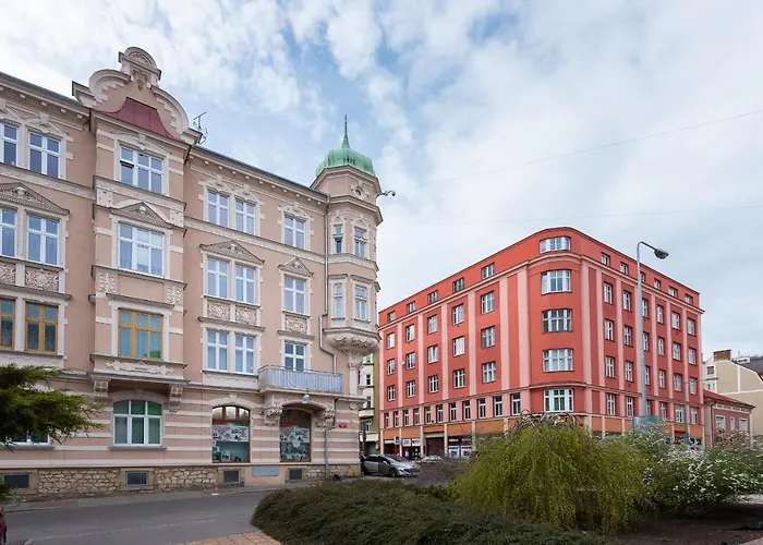 Spacious Apartment Decin