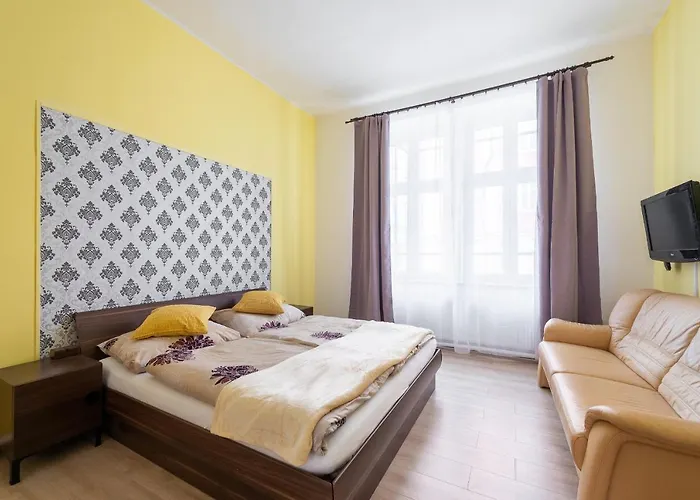 Spacious Apartment Decin